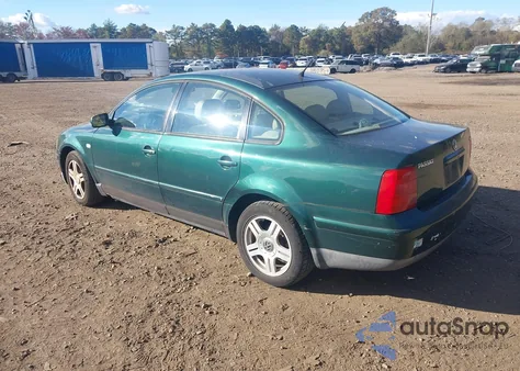 2000 Volkswagen Passat Glx from USA, damaged, VIN WVWPD23B4YE181761